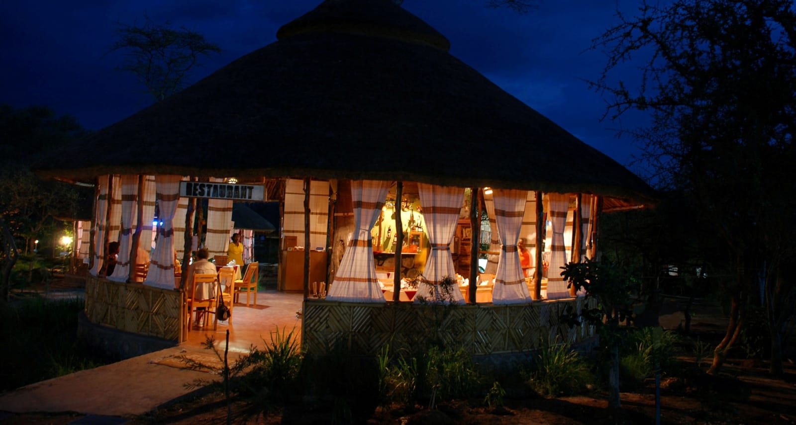 Roofed camping island at Buska Lodge